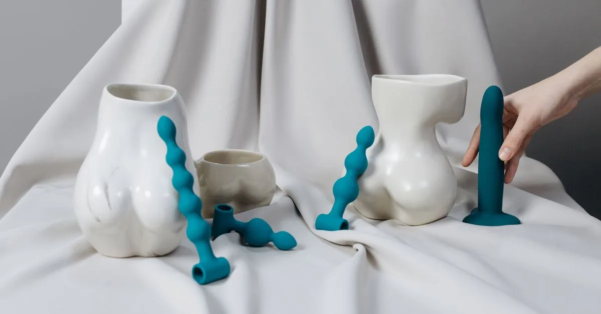 découvrez notre sélection de sex toys pour pimenter votre vie intime. produits variés, discrets et de qualité pour tous les désirs.